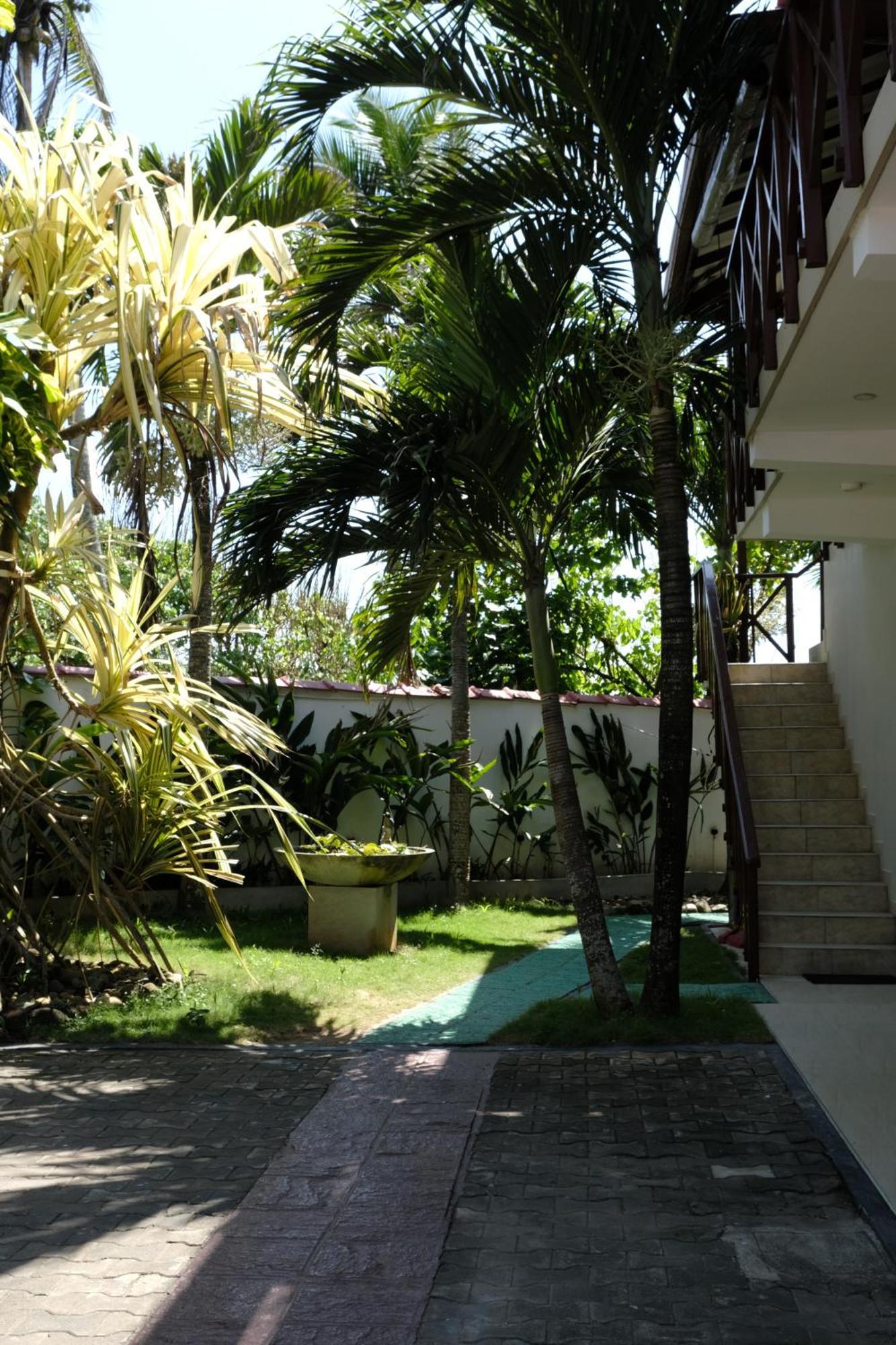 We Are Surfers Hotel Weligama Exterior photo