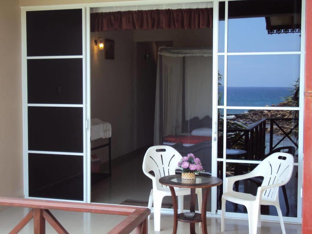 We Are Surfers Hotel Weligama Exterior photo